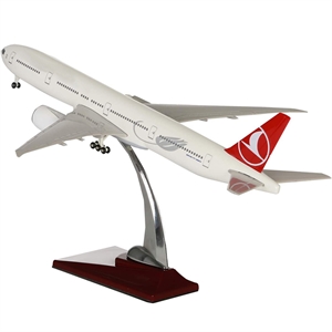Boeing 777-300 Er 1/200 with Landing Gear Aircraft Model