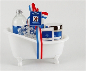 Изображение OEM   ODM bubble bath gift set in bath tube, hydrate your skin radiant glow
