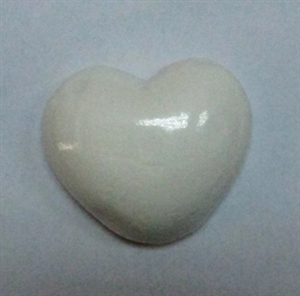 Picture of 80G heart shaped bath fizzer and bath bomb, rich in vitamins with natural vegetable butter