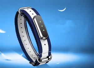  Nylon belt motion  Health Wristband Sleep Monitor Smart Watch Sports message alerts Smart bracelet for Android iOS  の画像